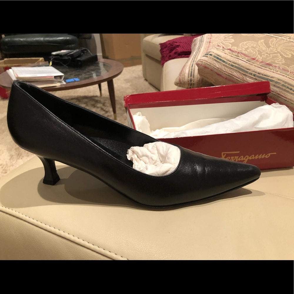 Salvatore Ferragamo pumps - size 7.5